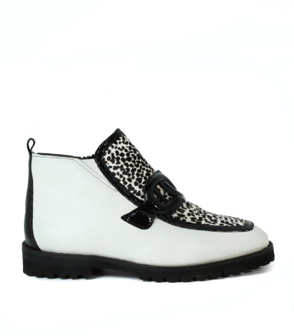 BOTINES DE MUJER EN PIEL CON ANIMAL PRINT BLANCO Y NEGRO APLAUSO ABBA 002