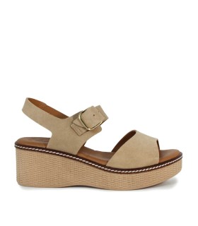SANDALIAS DE PIEL SERRAJE CON CUÑA Y PLANTA DE GEL PARA MUJER APLAUSO 2661 CAMEL