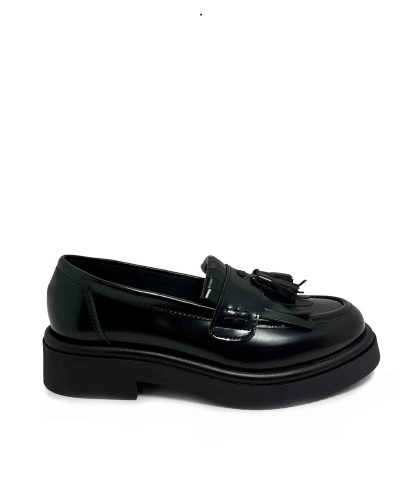 MOCASÍN CASUAL DE MUJER DE PIEL CON BORLA APLAUSO 8310 NEGRO