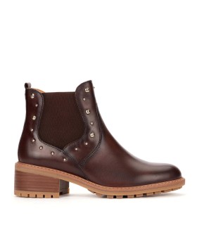 BOTÍN CHELSEA DE PIEL CON TACHUELAS PIKOLINOS MEDINA W0D-8532 CAOBA