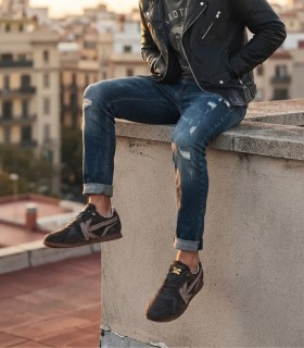 ZAPATILLAS KAOTIKO SEATTLE DK BROWN EN SERRAJE CAFÉ Y SUELA CARAMELO