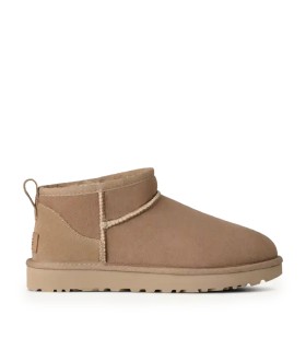 BOTÍN UGG CLASSIC ULTRA MINI CON TRATAMIENTO HIDRÓFUGO Y PIEL DE OVEJA TWINFACE SAND