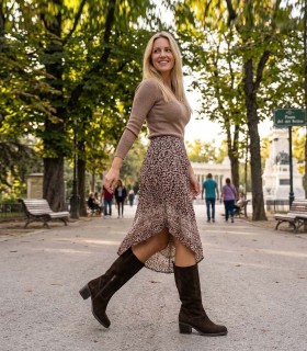 BOTA DE CAÑA MEDIA APLAUSO EN PIEL DE SERRAJE MARRÓN 4760
