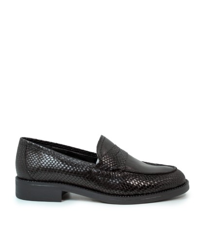 MOCASÍN CLÁSICO APLAUSO DE MUJER EN PIEL COLOR NEGRO