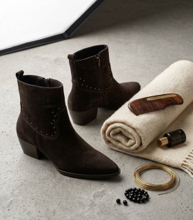 BOTINES PAULINAEN SERRAJE MARRÓN CHOCOLATE CON MINITACHAS APLAUSO